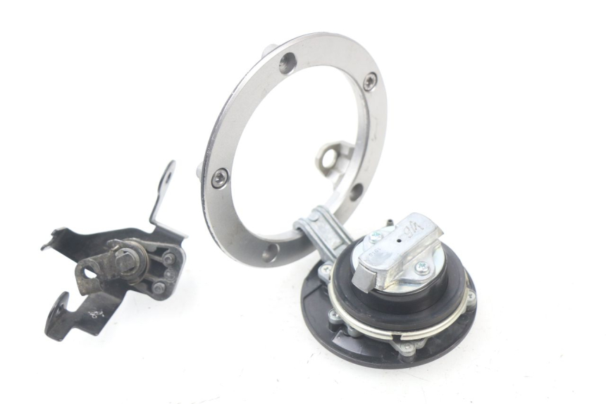 photo de BOUCHON RESERVOIR ESSENCE KAWASAKI Z ABS 750 (2007 - 2013) - Zoom état d’usage