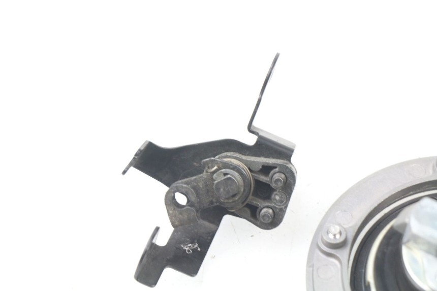 photo de BOUCHON RESERVOIR ESSENCE KAWASAKI Z ABS 750 (2007 - 2013) - Gros plan technique