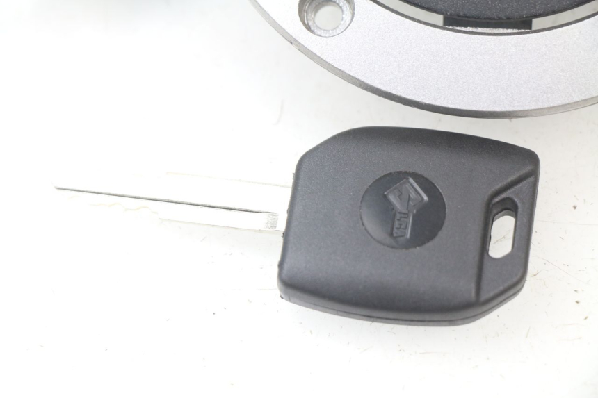 photo de BOUCHON RESERVOIR ESSENCE KAWASAKI Z ABS 750 (2007 - 2013) - Pièce contrôlée