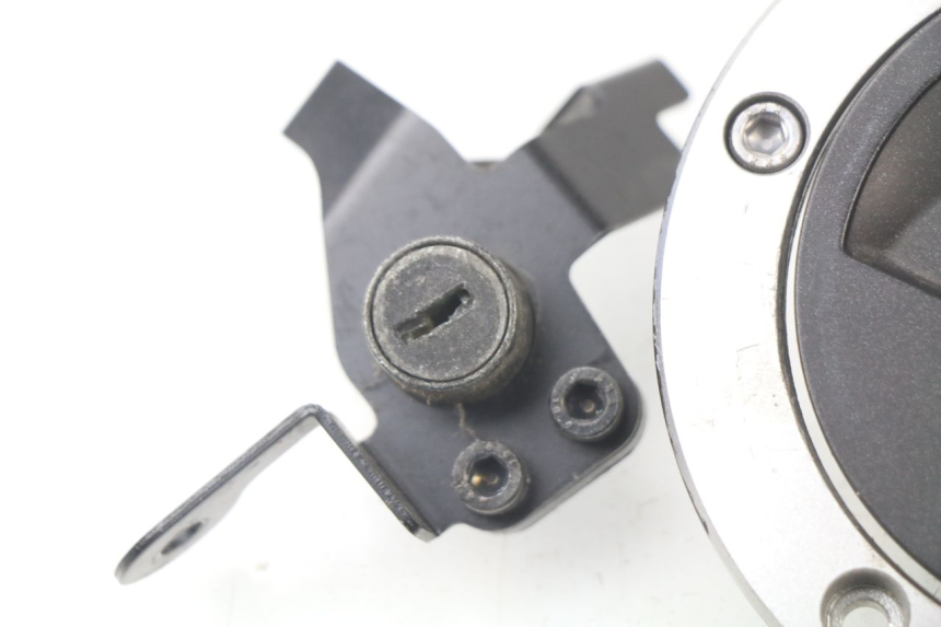 photo de BOUCHON RESERVOIR ESSENCE KAWASAKI Z ABS 750 (2007 - 2013) - Marquages et références