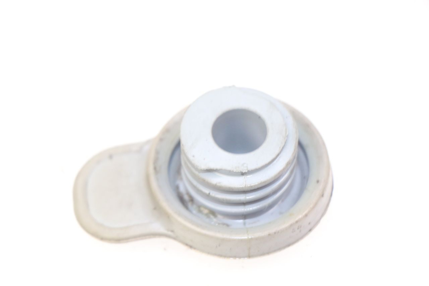 photo de BOUCHON RESERVOIR HUILE MBK BOOSTER SPIRIT NAKED 50 (2004 - 2017) - Détail de la pièce