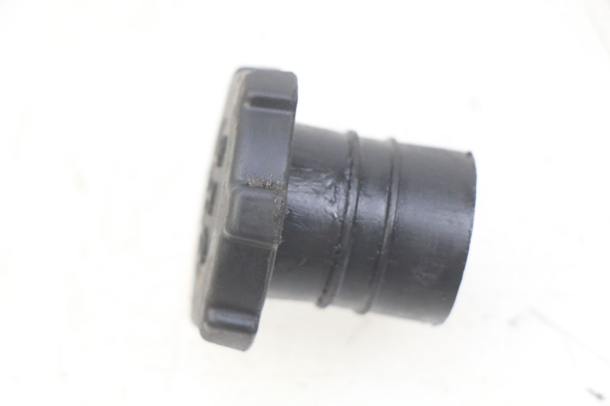 photo de BOUCHON RESERVOIR HUILE DERBI BOULEVARD 50 (2009 - 2006) - Vue principale