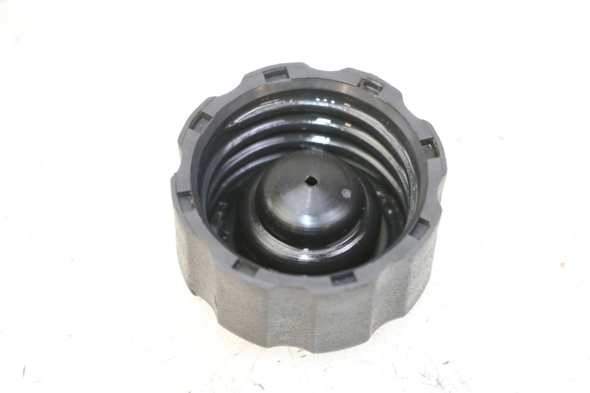 photo de BOUCHON RESERVOIR HUILE PEUGEOT ELYSTAR 50 (2002 - 2014) - Détail de la pièce