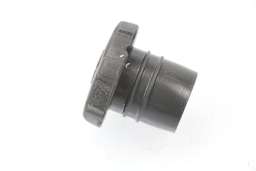 photo de BOUCHON RESERVOIR HUILE PIAGGIO LIBERTY 2T 50 (2004 - 2008) - Zoom état d’usage