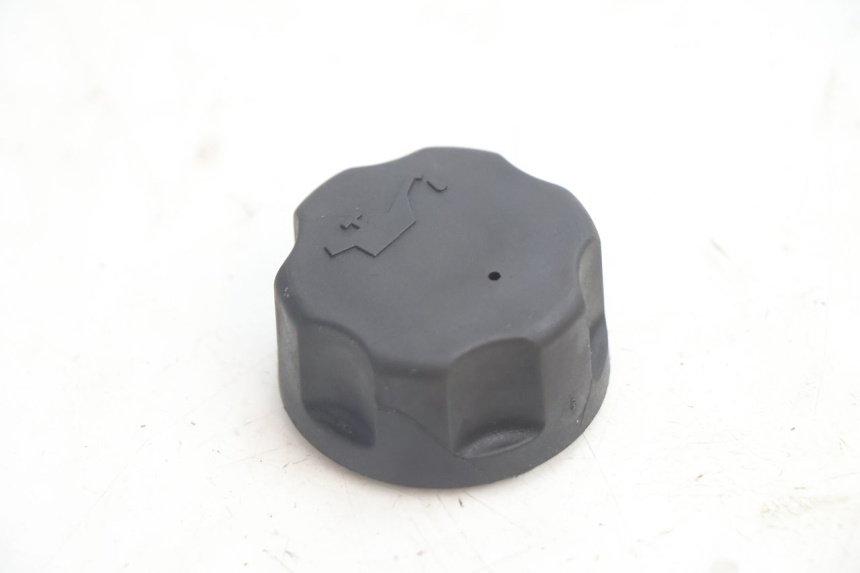 photo de BOUCHON RESERVOIR HUILE PEUGEOT LUDIX ONE 50 (2004 - 2006) - Détail de la pièce