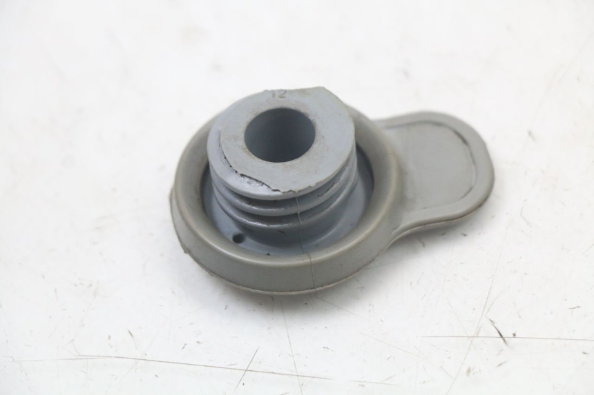 photo de BOUCHON RESERVOIR HUILE YAMAHA NEO'S NEOS 2T 50 (2007 - 2017) - Zoom état d’usage