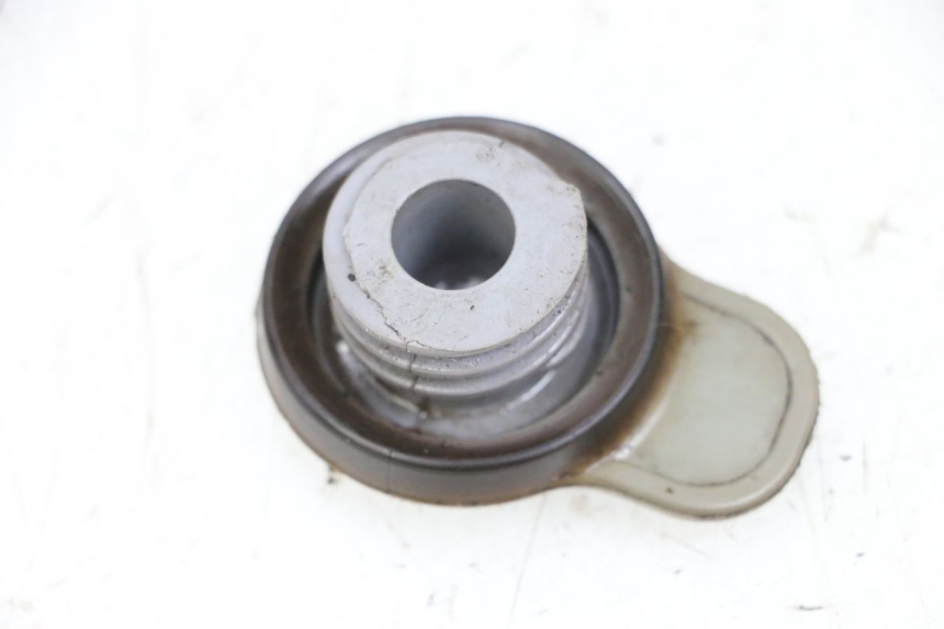 photo de BOUCHON RESERVOIR HUILE YAMAHA NEO'S NEOS 2T 50 (1998 - 2007) - Zoom état d’usage