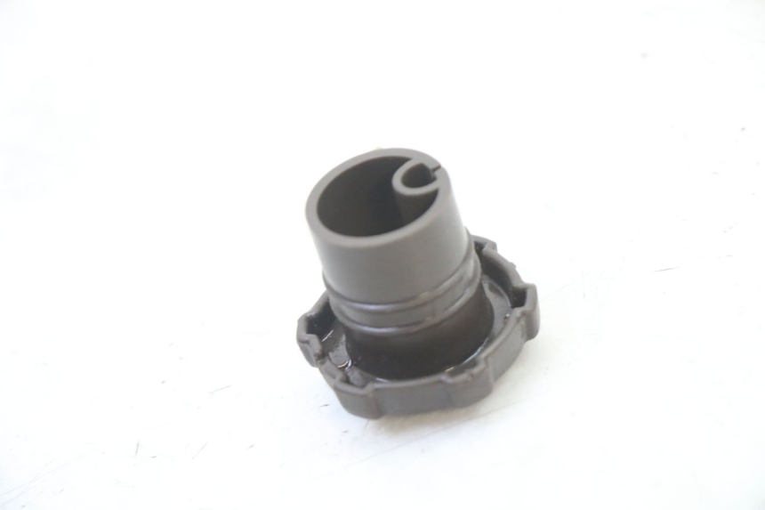 photo de BOUCHON RESERVOIR HUILE PIAGGIO NRG POWER PUREJET 50 (2018 - 2021) - Zoom état d’usage