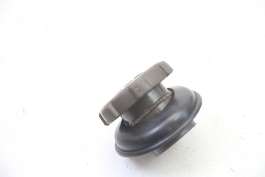 photo de BOUCHON RESERVOIR HUILE PIAGGIO NRG POWER PUREJET 50 (2018 - 2021) - Détail de la pièce