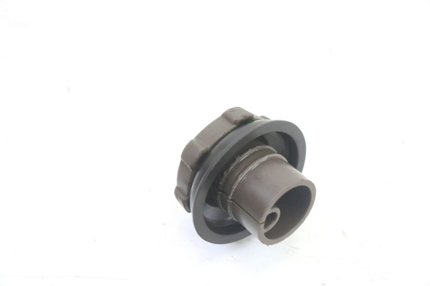 photo de BOUCHON RESERVOIR HUILE PIAGGIO NRG POWER PUREJET 50 (2018 - 2021) - Zoom état d’usage