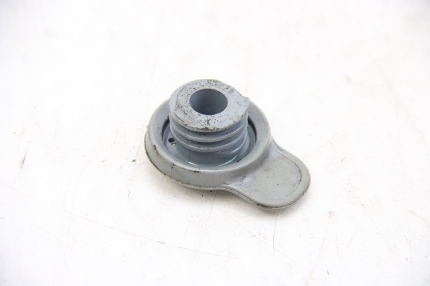 photo de BOUCHON RESERVOIR HUILE MBK OVETTO 2T 50 (2007 - 2017) - Autre angle de vue