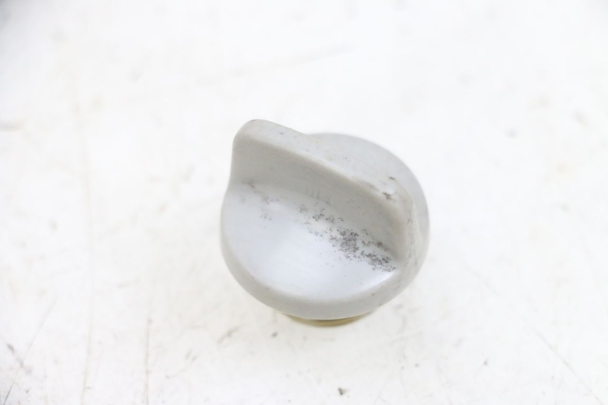 photo de BOUCHON RESERVOIR HUILE DAELIM S1 125 (2007 - 2016) - Vue principale