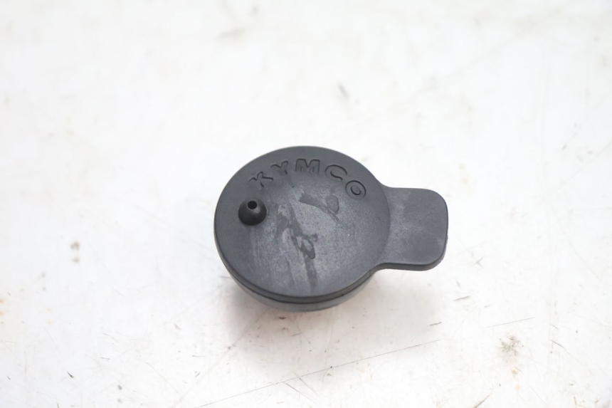 photo de BOUCHON RESERVOIR HUILE KYMCO SUPER 8 2T 50 (2007 - 2013) - Détail de la pièce