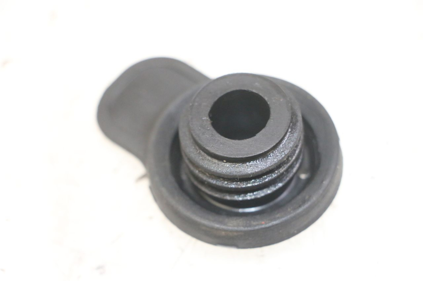 photo de BOUCHON RESERVOIR HUILE YAMAHA TDR DELTABOX 125 (1997 - 2003) - Détail de la pièce