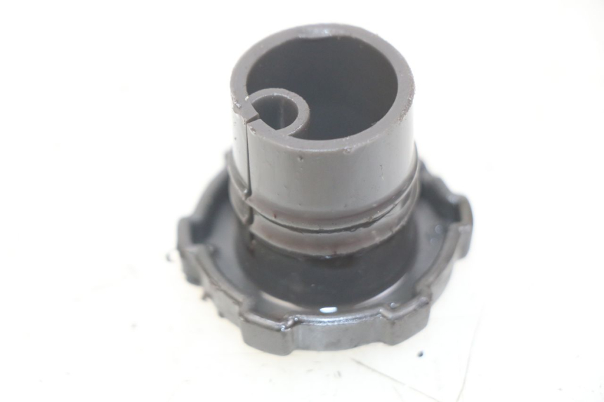 photo de BOUCHON RESERVOIR HUILE PIAGGIO VESPA PRIMAVERA 2T 50 (2013 - 2018) - Zoom état d’usage