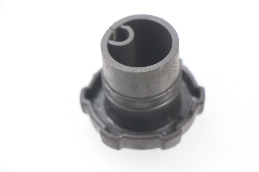 photo de BOUCHON RESERVOIR HUILE PIAGGIO VESPA S 2T 50 (2007 - 2014) - Détail de la pièce