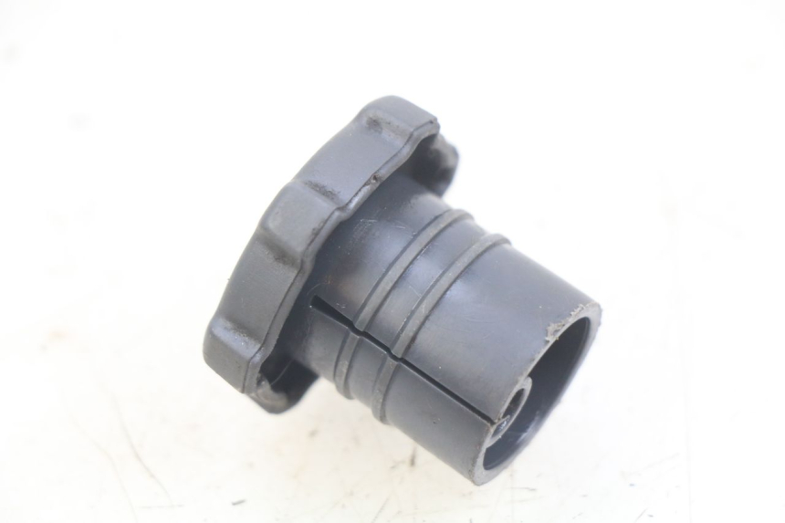 photo de BOUCHON RESERVOIR HUILE PIAGGIO VESPA S 2T 50 (2007 - 2014) - Zoom état d’usage