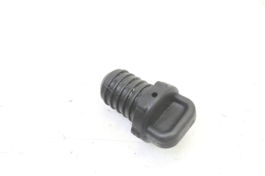 photo de BOUCHON RESERVOIR HUILE PEUGEOT VIVACITY NEW 2T 50 (2008 - 2017) - Zoom état d’usage