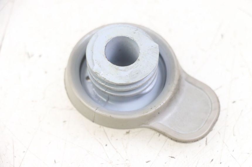 photo de BOUCHON RESERVOIR HUILE YAMAHA NEO'S NEOS 2T EASY 50 (2013 - 2016) - Détail de la pièce