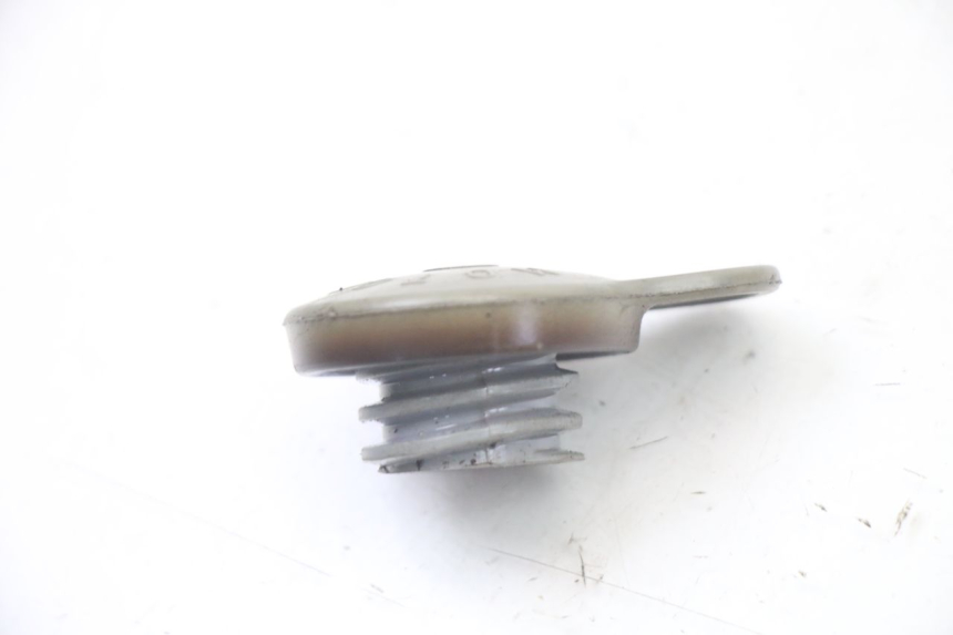 photo de BOUCHON RESERVOIR HUILE YAMAHA TZR 50 (2008 - 2016) - Détail de la pièce