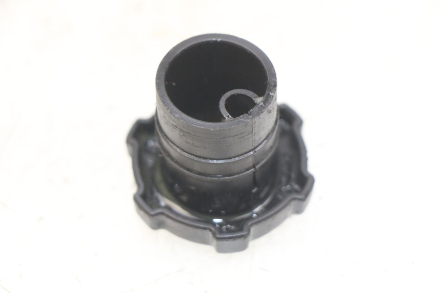 photo de BOUCHON RESERVOIR HUILE PIAGGIO ZIP 2T 50 (2009 - 2019) - Zoom état d’usage