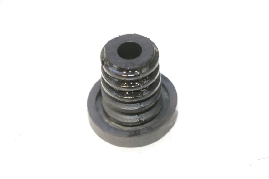 photo de BOUCHON VASE EXPANSION SUZUKI BURGMAN EXECUTIVE ABS 650 (2006 - 2012) - Zoom état d’usage