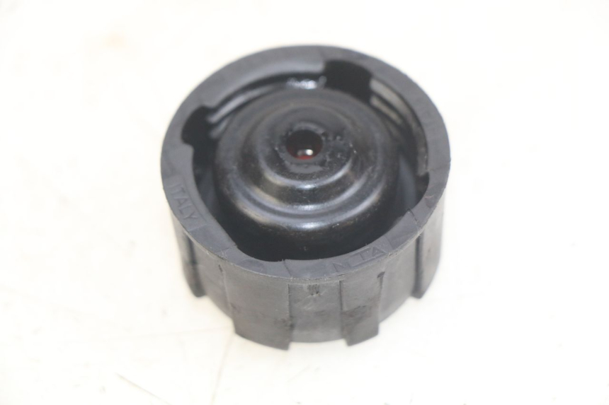 photo de BOUCHON VASE EXPANSION GILERA GP 800 (2007 - 2013) - Zoom état d’usage