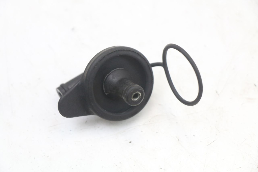 photo de BOUCHON VASE EXPANSION HONDA CBR F 1000 (1993 - 1996) - Détail de la pièce