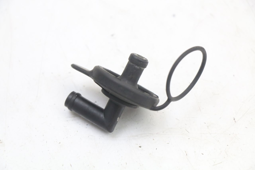 photo de BOUCHON VASE EXPANSION HONDA CBR F 1000 (1993 - 1996) - Autre angle de vue