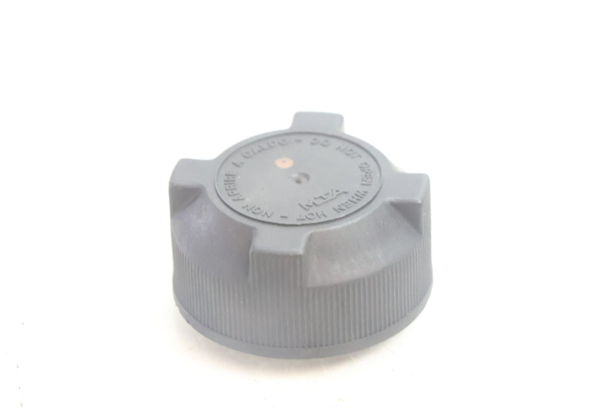 photo de BOUCHON VASE EXPANSION PEUGEOT LUDIX BLASTER 50 (2006 - 2014) - Détail de la pièce
