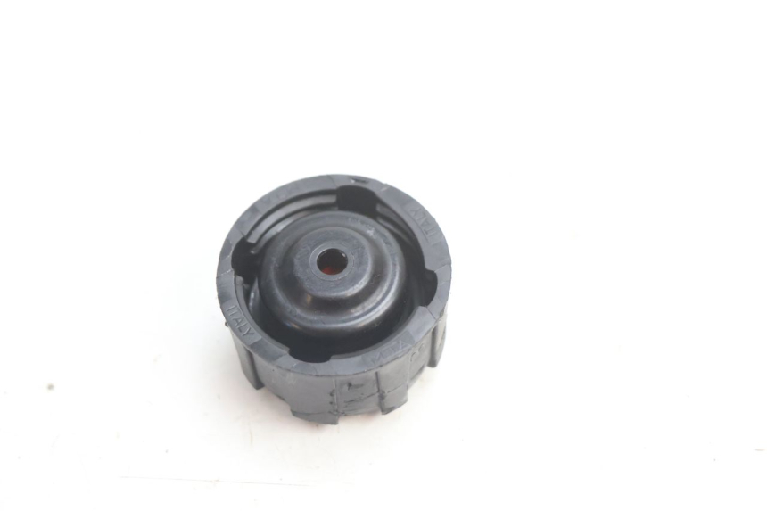 photo de BOUCHON VASE EXPANSION PIAGGIO MP3 LT 400 (2007 - 2012) - Zoom état d’usage