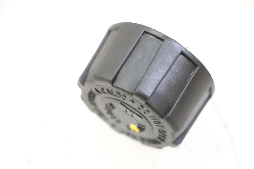 photo de BOUCHON VASE EXPANSION PIAGGIO MP3 500 (2014 - 2017) - Zoom état d’usage