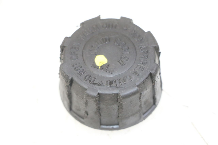 photo de BOUCHON VASE EXPANSION PIAGGIO MP3 500 (2011 - 2015) - Vue principale