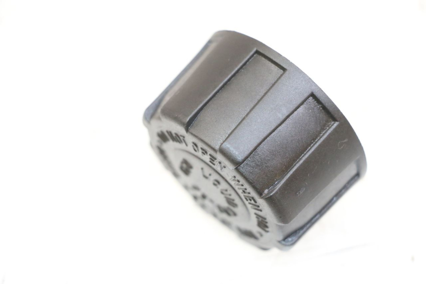 photo de BOUCHON VASE EXPANSION PIAGGIO BEVERLY 125 (1998 - 2005) - Zoom état d’usage