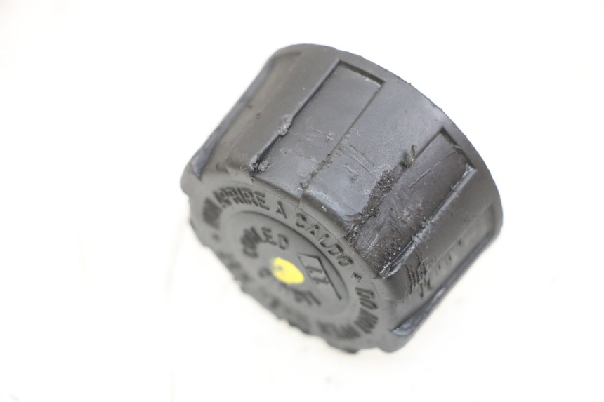 photo de BOUCHON VASE EXPANSION PIAGGIO MP3 LT 400 (2007 - 2012) - Zoom état d’usage