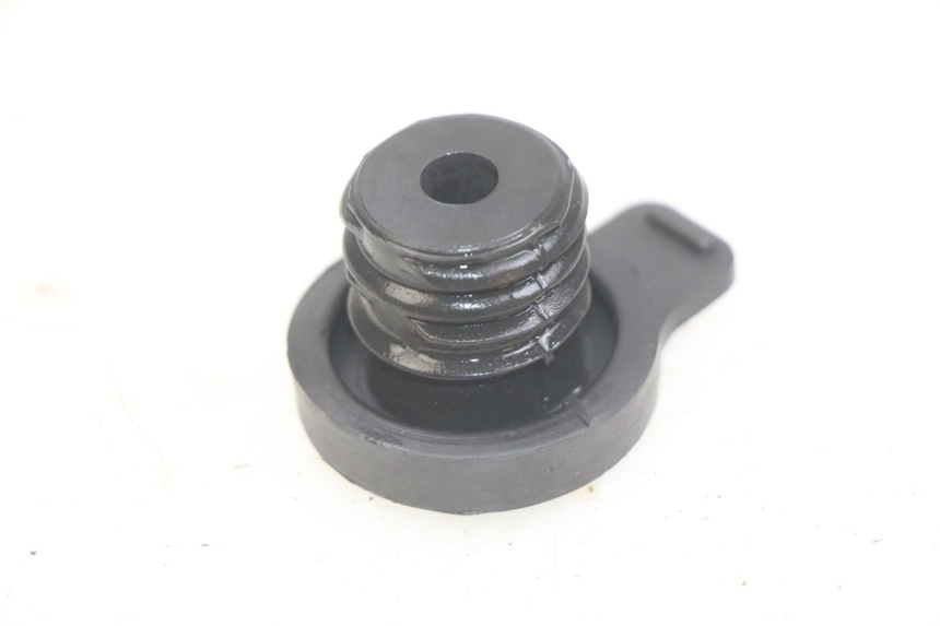 photo de BOUCHON VASE EXPANSION APRILIA SCARABEO LIGHT 125 (2007 - 2011) - Détail de la pièce