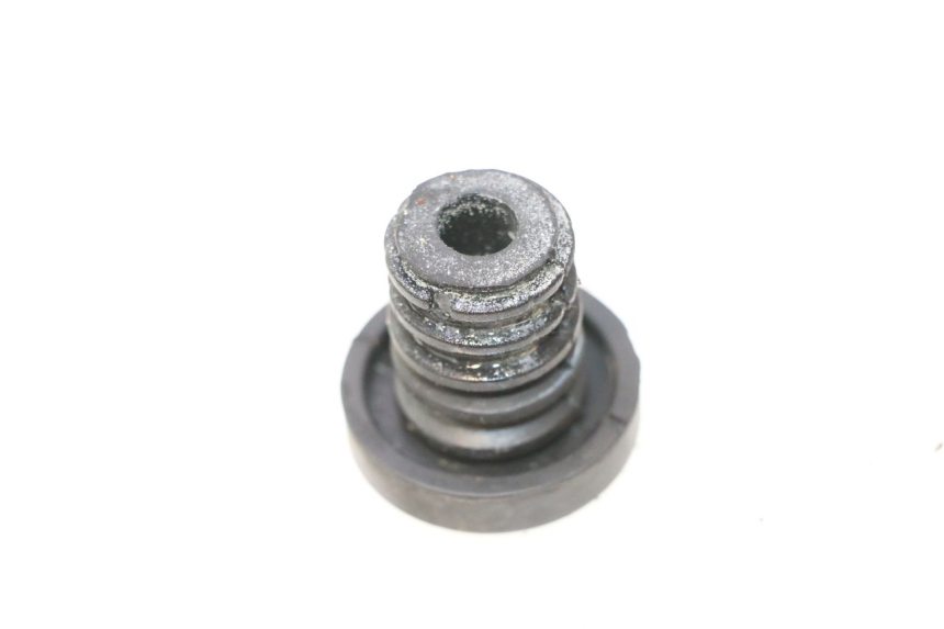 photo de BOUCHON VASE EXPANSION SUZUKI SV S 650 (2003 - 2009) - Zoom état d’usage