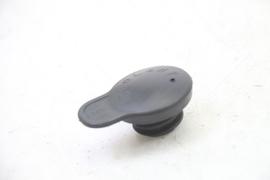 photo de BOUCHON VASE EXPANSION YAMAHA XMAX X-MAX 125 (2006 - 2009) - Détail de la pièce