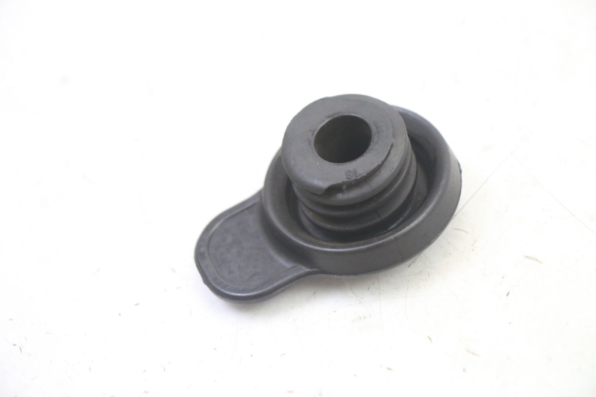 photo de BOUCHON VASE EXPANSION YAMAHA XMAX X-MAX 125 (2006 - 2009) - Autre angle de vue