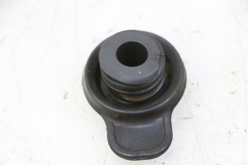 photo de BOUCHON VASE EXPANSION YAMAHA X-MAX XMAX 250 (2006 - 2009) - Zoom état d’usage