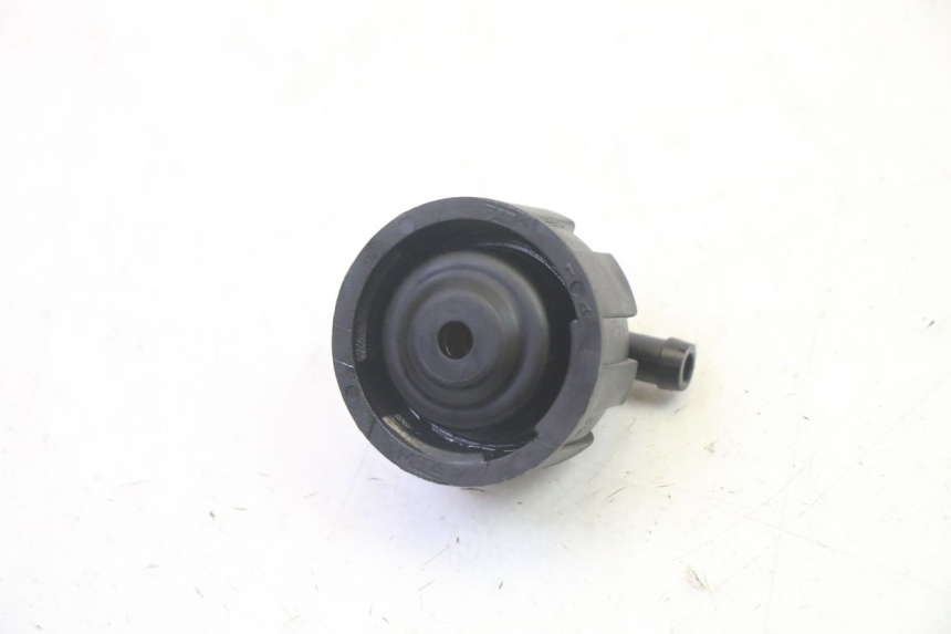 photo de BOUCHON VASE EXPANSION YAMAHA YP MAJESTY 125 (2007 - 2010) - Zoom état d’usage