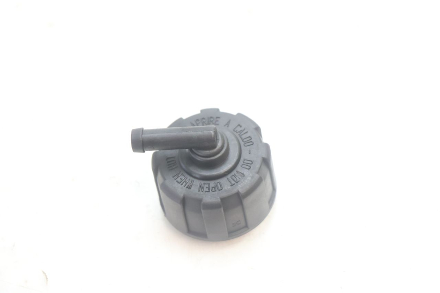 photo de BOUCHON VASE EXPANSION YAMAHA YP MAJESTY 125 (2007 - 2010) - Vue principale