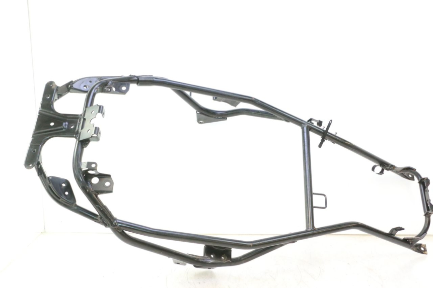 photo de BOUCLE CADRE ARRIERE SUZUKI BURGMAN EXECUTIVE ABS 650 (2006 - 2012) - Autre angle de vue