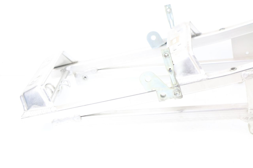 photo de BOUCLE CADRE ARRIERE HONDA CBR 919 RR FIREBLADE 900 (1998 - 1999) - Gros plan technique