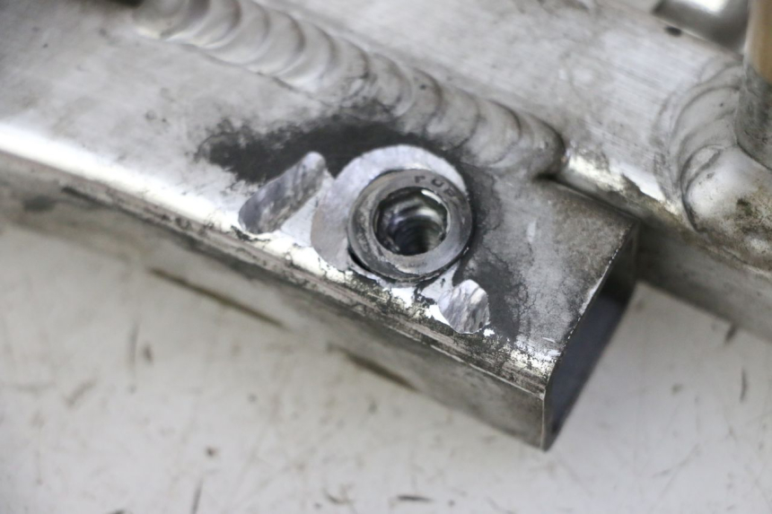 photo de BOUCLE CADRE ARRIERE HONDA CBR RR FIREBLADE 900 (1992 - 1994) - Autre angle de vue