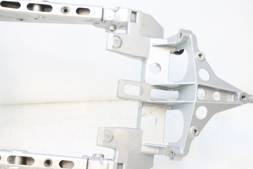 photo de BOUCLE CADRE ARRIERE YAMAHA FJR 1300 (2001 - 2005) - Vue rapprochée