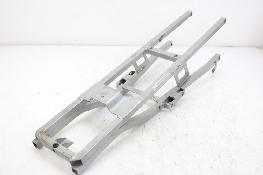 photo de BOUCLE CADRE ARRIERE DERBI GPR 50 (2004 - 2009) - Autre angle de vue