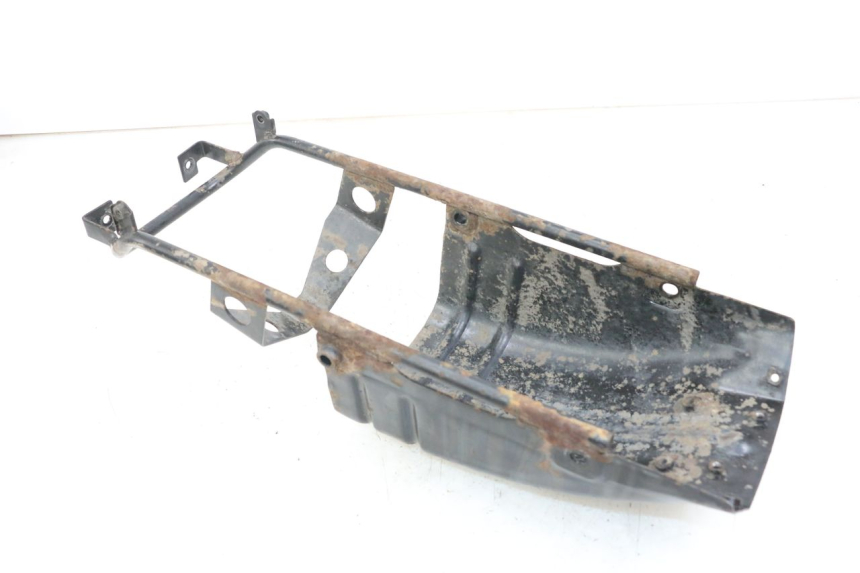 photo de BOUCLE CADRE ARRIERE SUZUKI GZ MARAUDER 125 (1998 - 2004) - Détail de la pièce