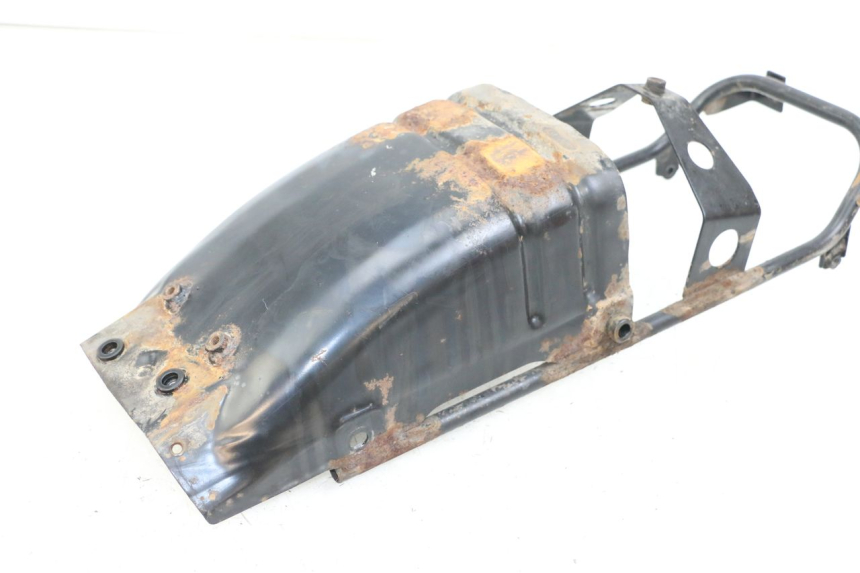 photo de BOUCLE CADRE ARRIERE SUZUKI GZ MARAUDER 125 (1998 - 2004) - Zoom état d’usage