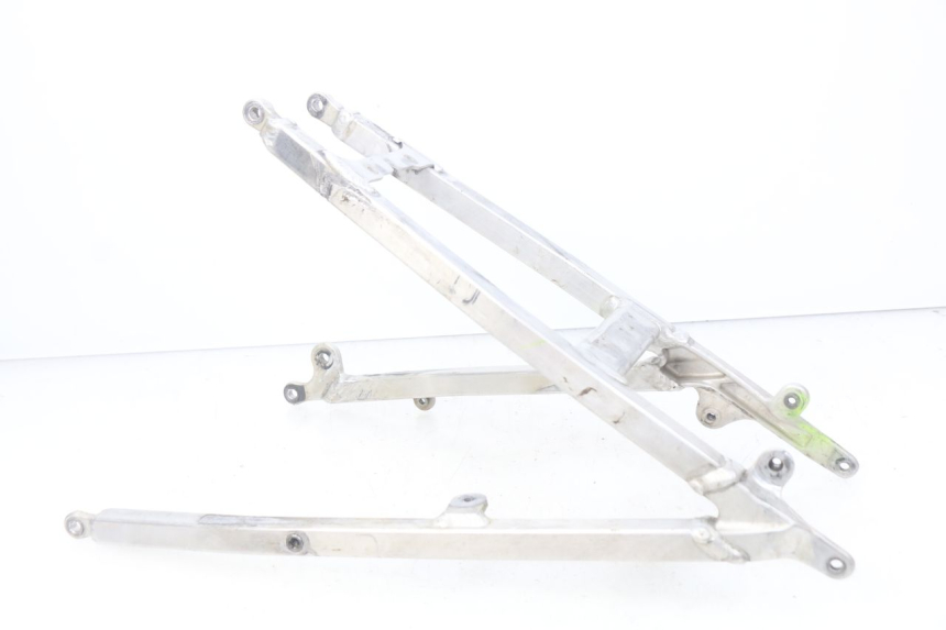 photo de BOUCLE CADRE ARRIERE SUZUKI RM-Z RMZ 250 (2010 - 2016) - Gros plan technique